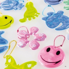 AKCIA 3M reflexný prívesok zelený husľový kľúč - spĺňa  EN 13356 | EN 17353 AKCIA 3M reflexný prívesok zelený husľový kľúč - spĺňa  EN 13356 | EN 17353